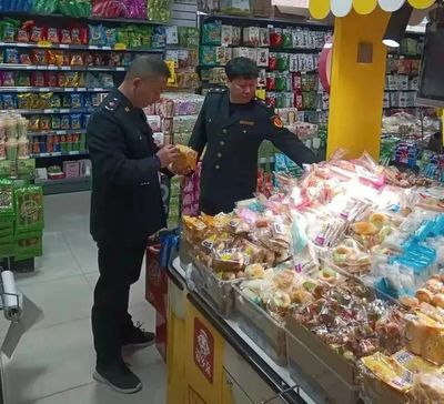 永新县市场监管局开展春节前食品安全专项检查，保障食品经营安全