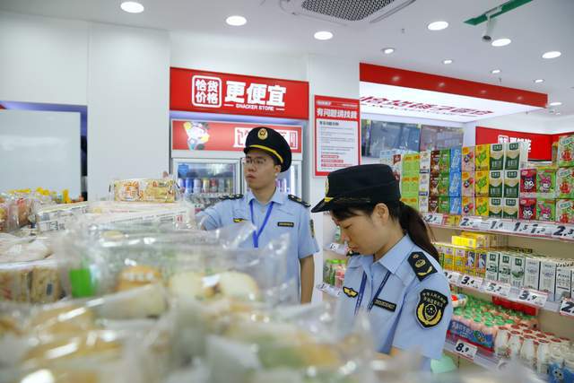 南宁市市场监管部门开展校园周边食品安全专项检查